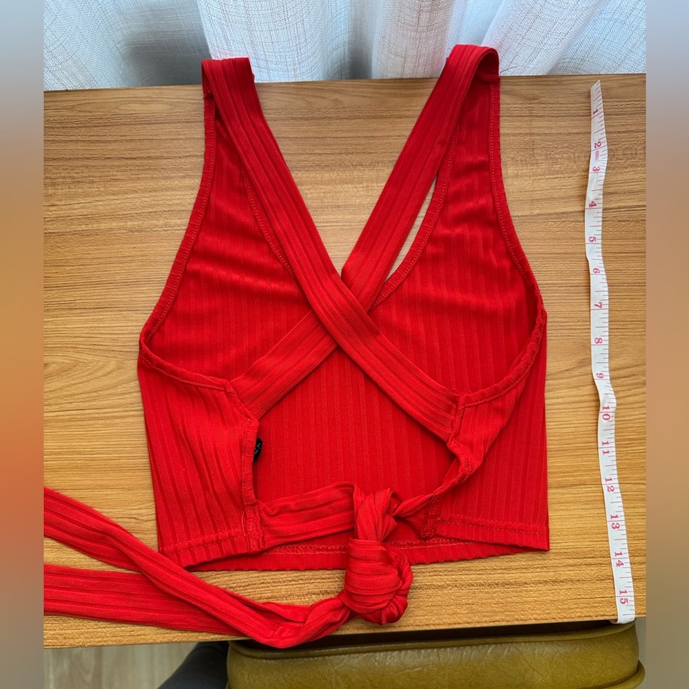 Backless crop top - Picture 3 of 4